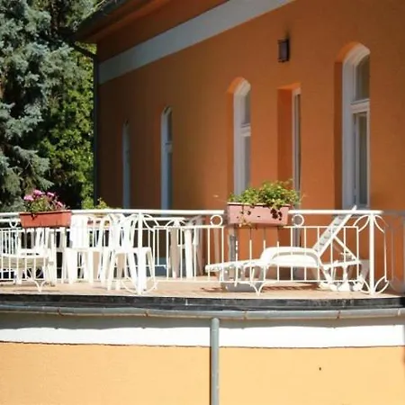 Bf Uedueloehaz Balatonföldvár