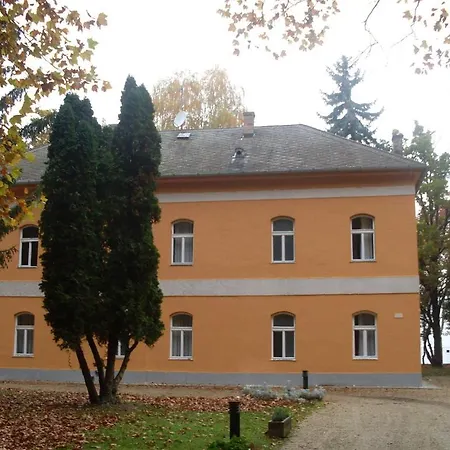 Bf Uedueloehaz Balatonföldvár